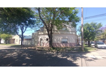 Casa con gran lote en calle San Jeronimo 5100